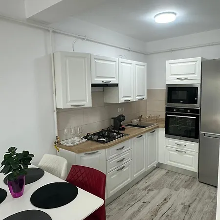 Ira Apartment *
